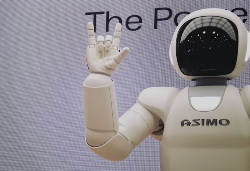 AI Assistant and Custom Chatbot Solution